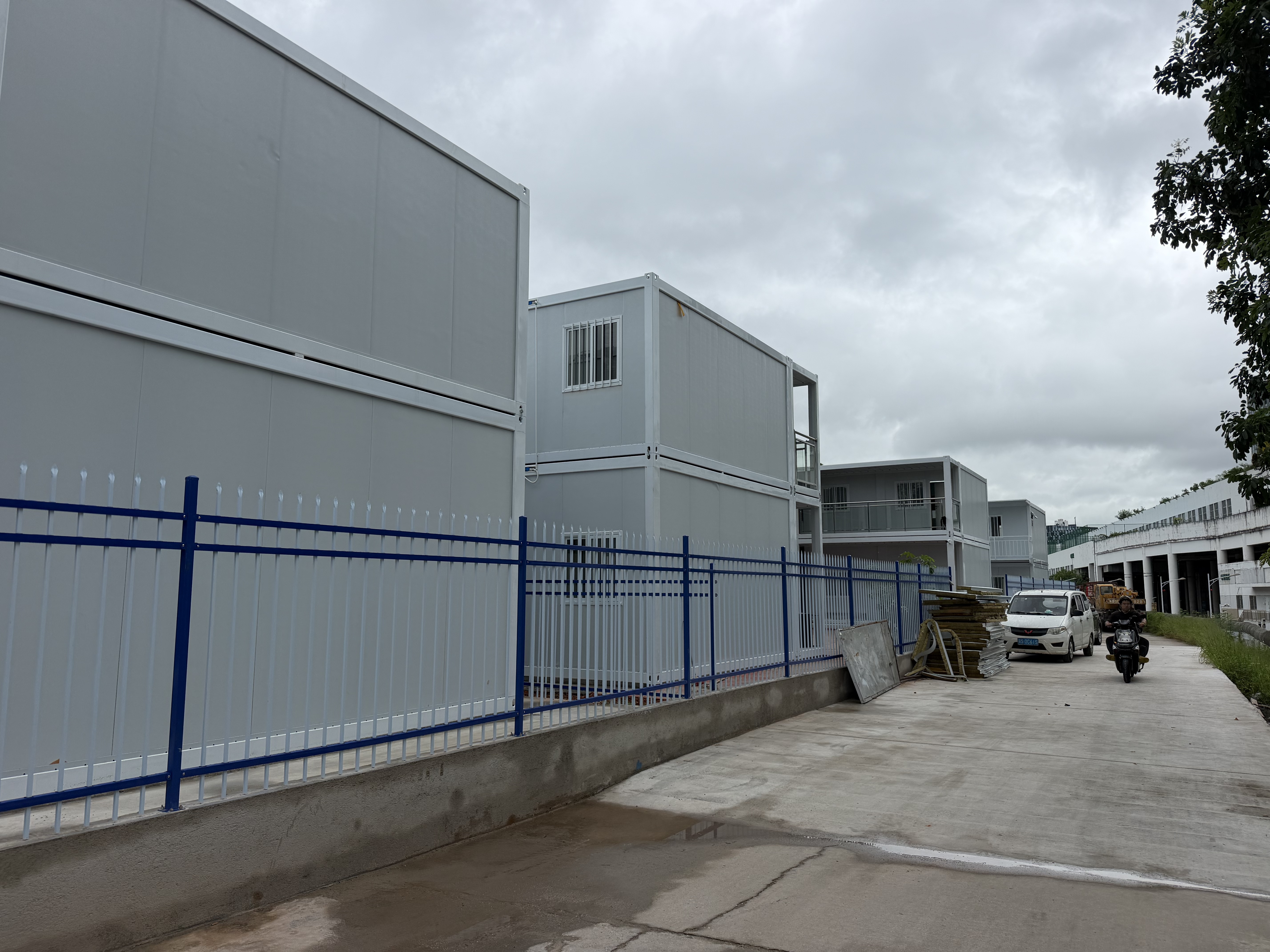 深铁懿府7#地块模块化箱房项目实拍.jpg