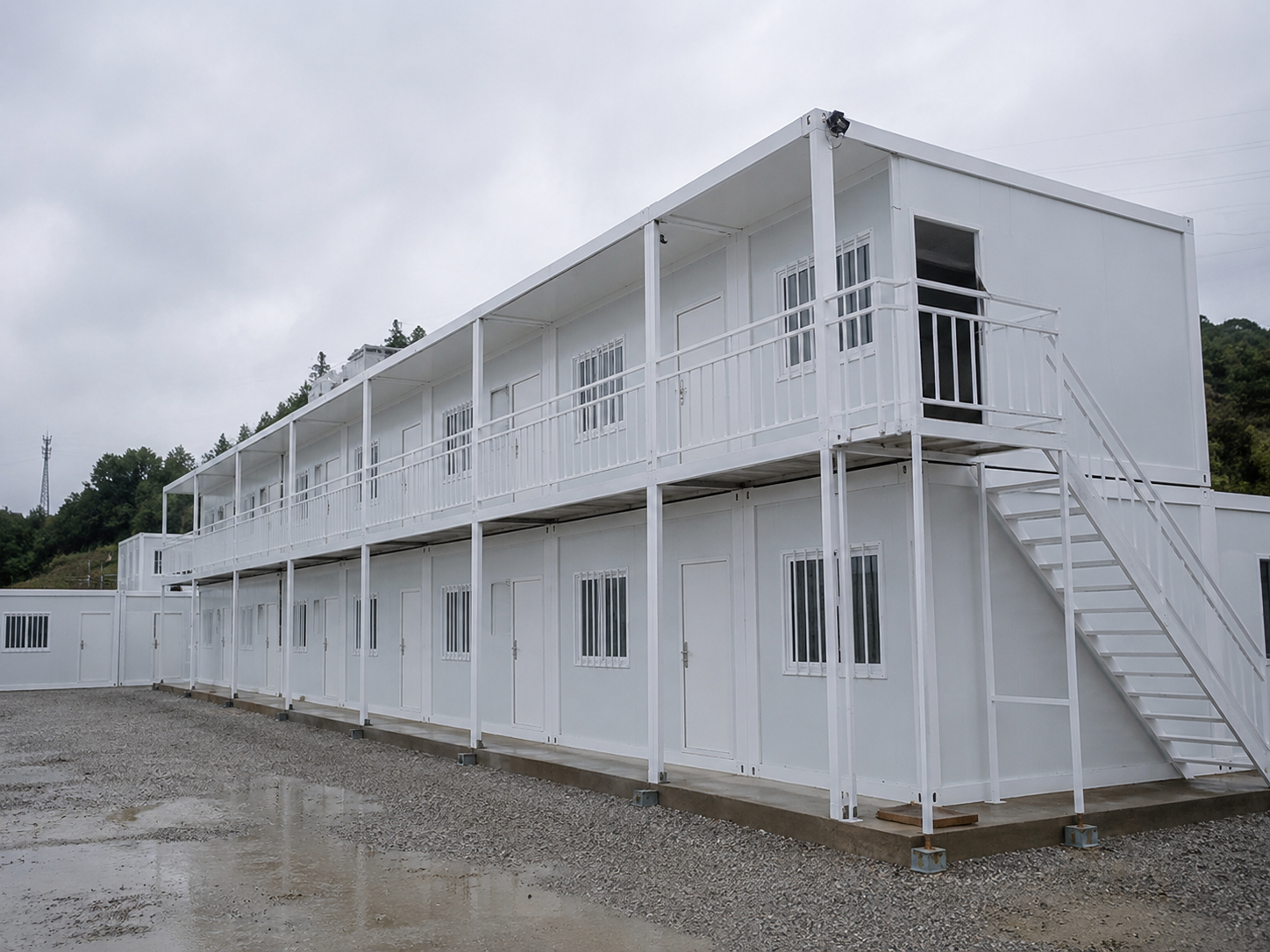大型工地双层快拼箱临建宿舍项目实景.png